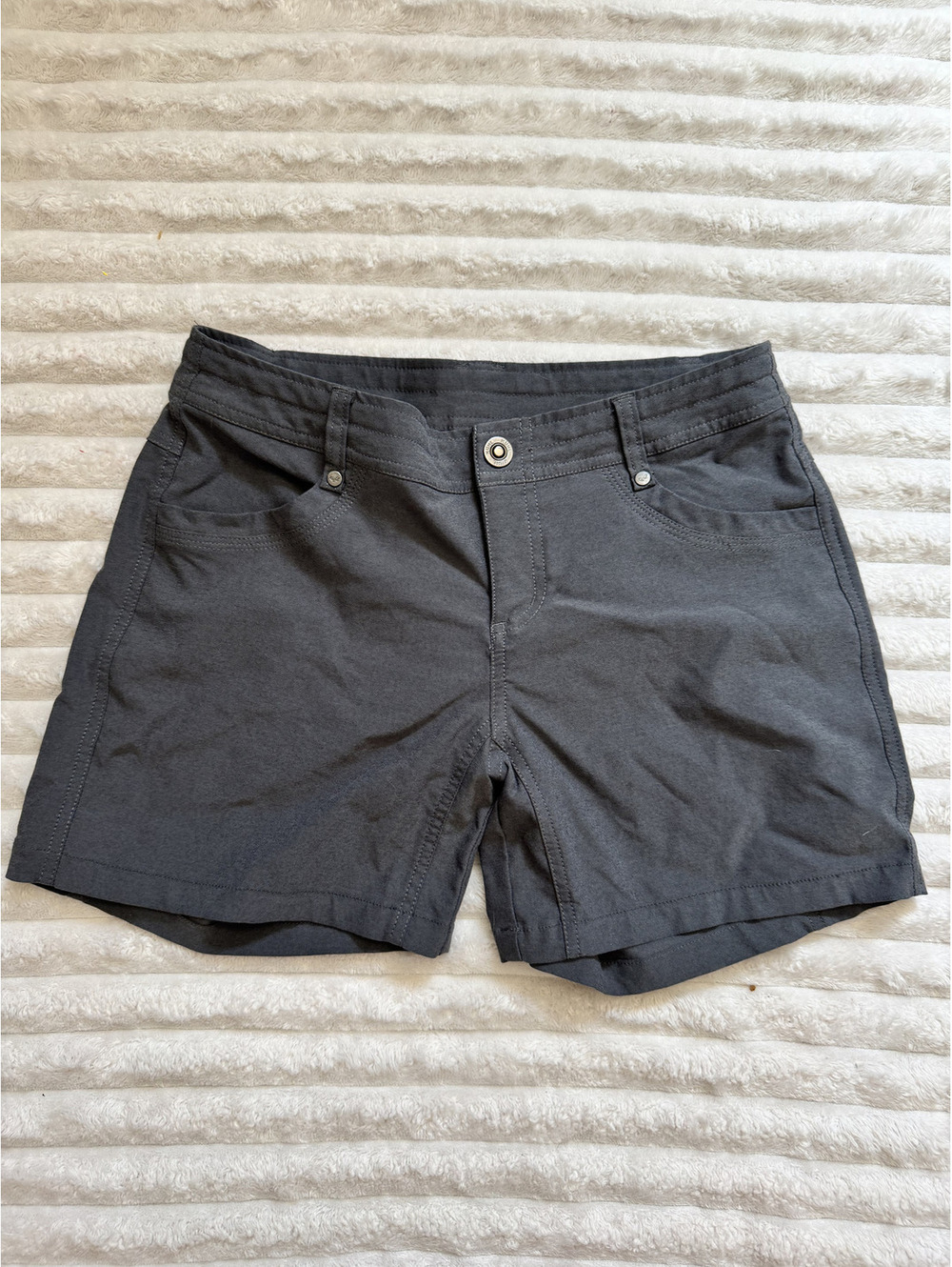 KÜHL Women's Size 4 Dark Gray Casual Shorts with Logo Button Closure and Pockets
